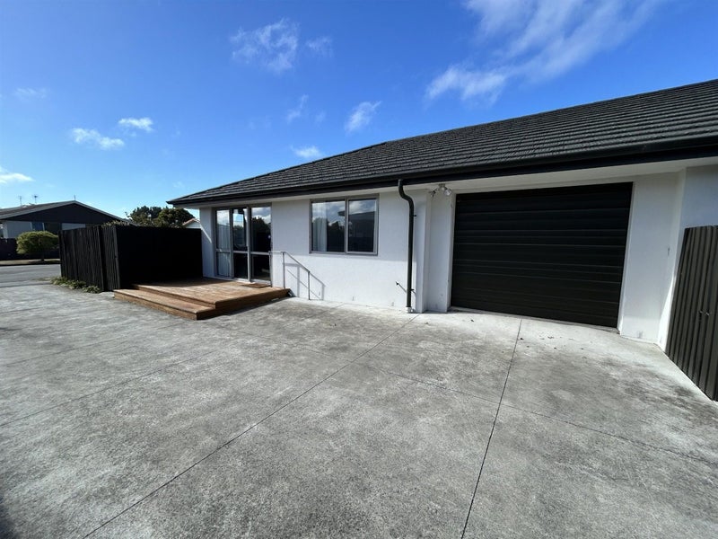 3 Tamarisk Place, Parklands, Christchurch - Carousel 1