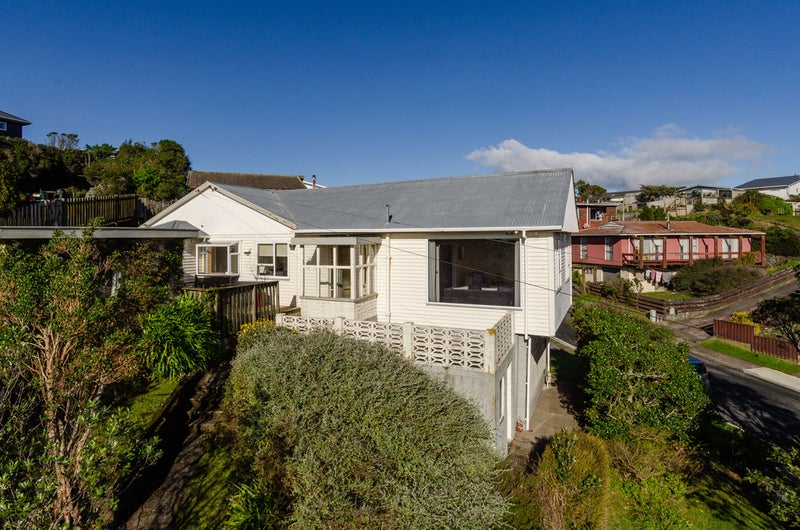 116 Glanmire Road, Newlands, Wellington - Carousel 2