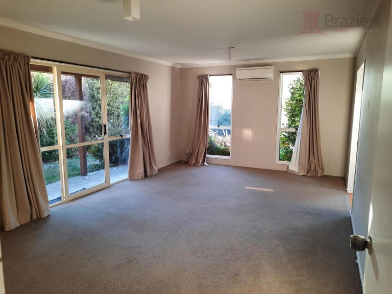 48 Karnak Crescent, Russley, Christchurch - Carousel 2