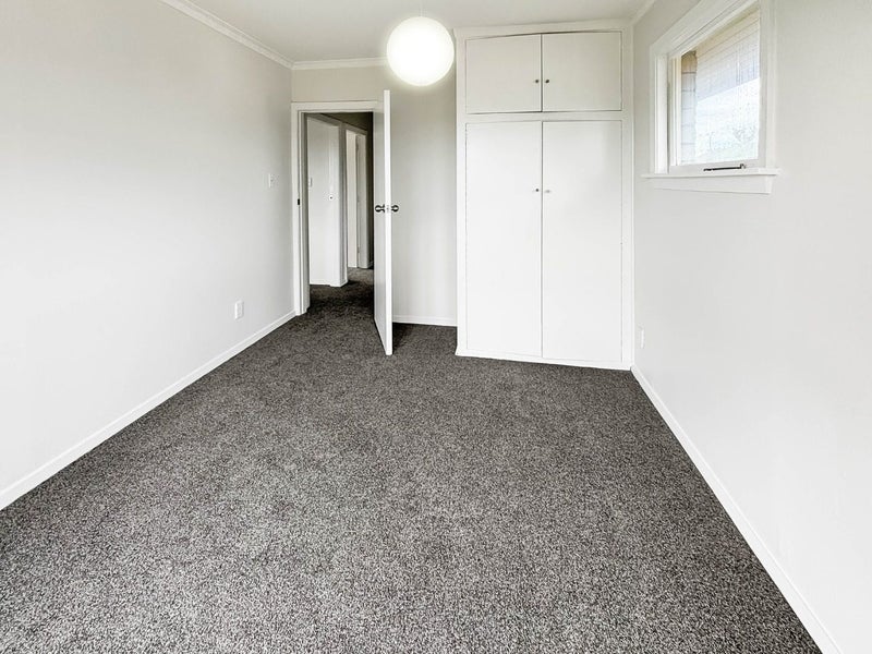 22 Vancouver Crescent, Wainoni, Christchurch - Carousel 2