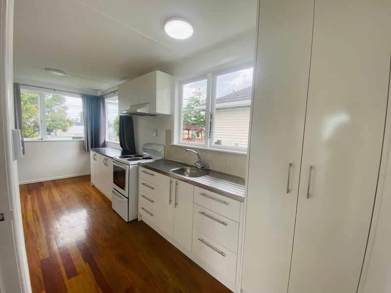 150 Hepburn Road, Glendene, Auckland - Carousel 2