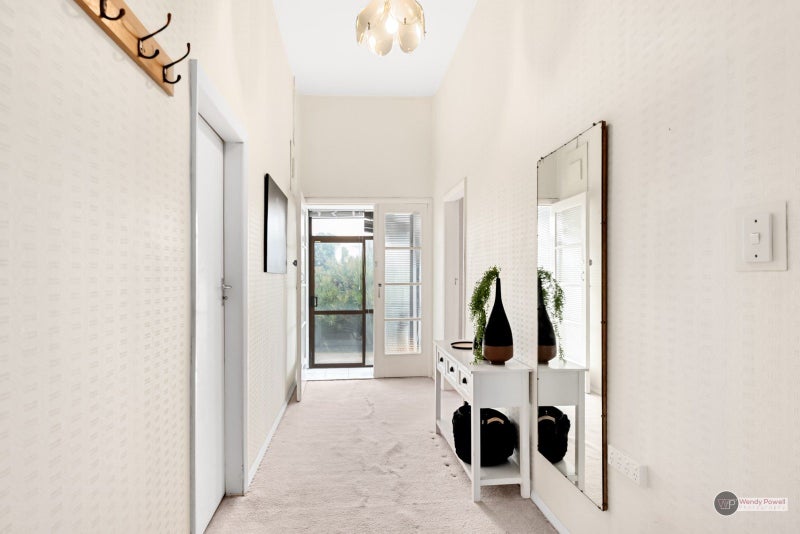 8 Buick Street, Petone, Lower Hutt - Carousel 23