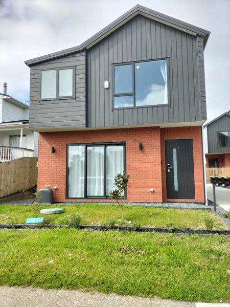 36D Marendellas Drive, Bucklands Beach, Auckland - Carousel 1