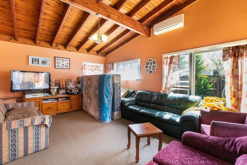 21 Margaret Road, Papatoetoe, Auckland - Carousel 2