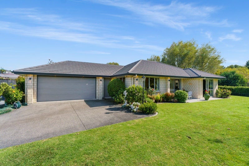 60 Fairfax Crescent, Pyes Pa, Tauranga - Carousel 1