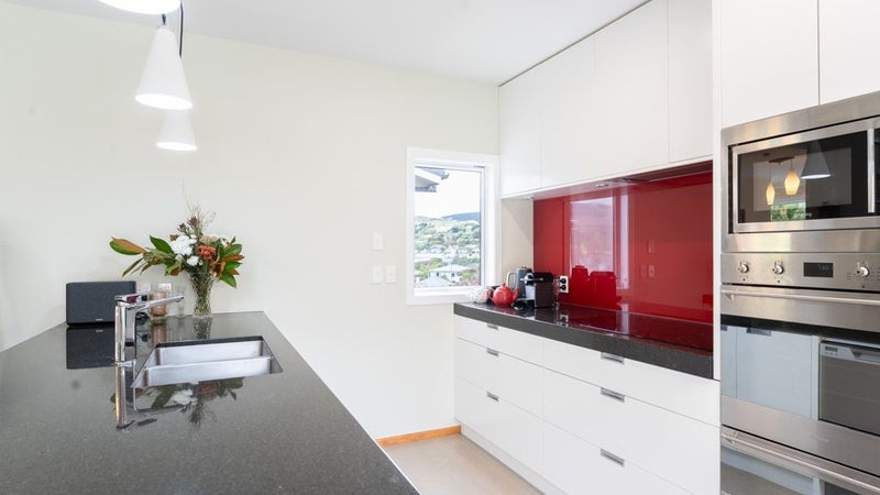 5 Lane Crescent, Tawa, Wellington - Carousel 1