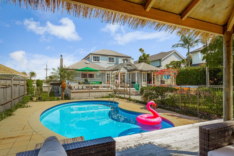 34 Norwood Road, Bayswater, Auckland - Carousel 1