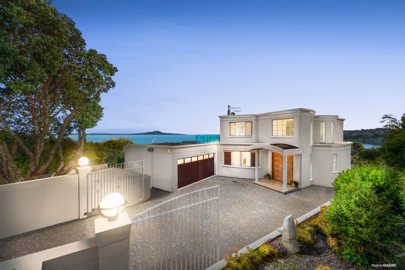 1 Portal Place, Murrays Bay, Auckland - Carousel 1