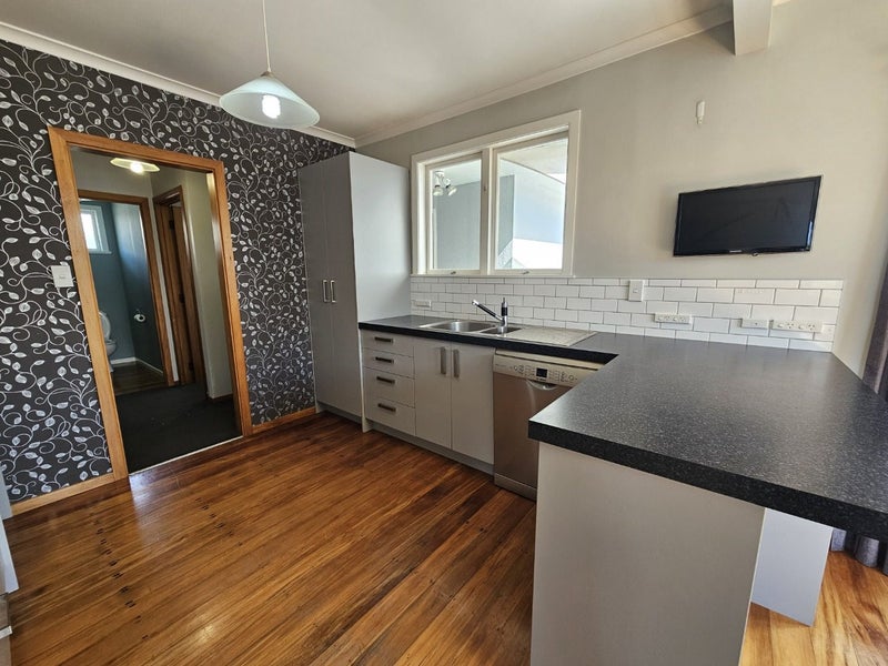 11 Hitchings Avenue, Onekawa, Napier - Carousel 2