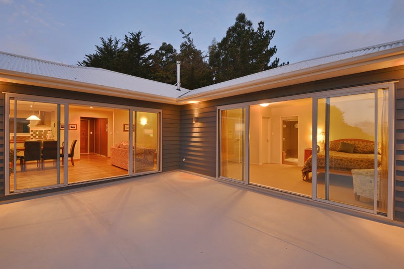 6B Rockview Place, Mount Pleasant, Christchurch - Carousel 2