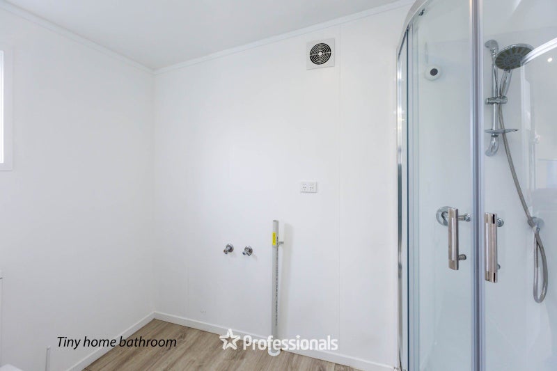 15 Akron Grove, Totara Park, Upper Hutt - Carousel 33