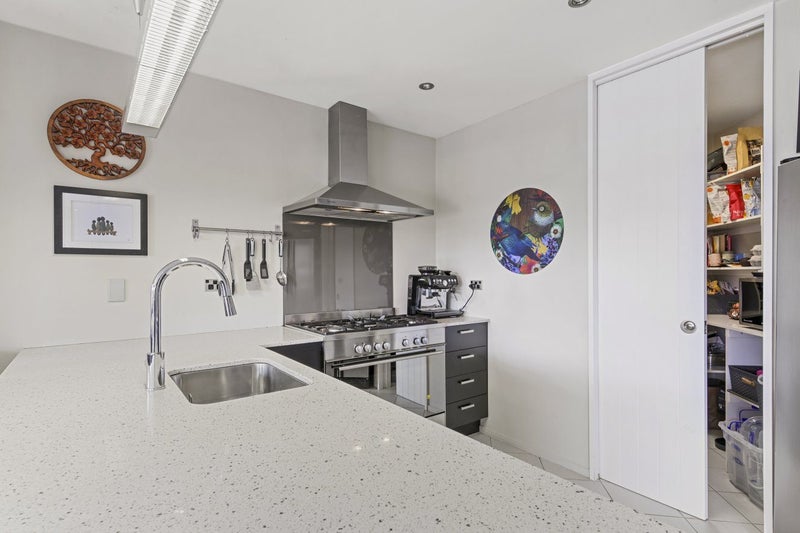 40 Wellington Street, Ashley - Carousel 2