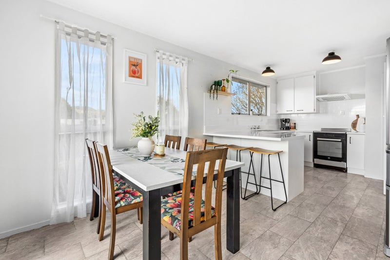 4 Cypress Gardens Place, Onerahi, Whangarei - Carousel 2