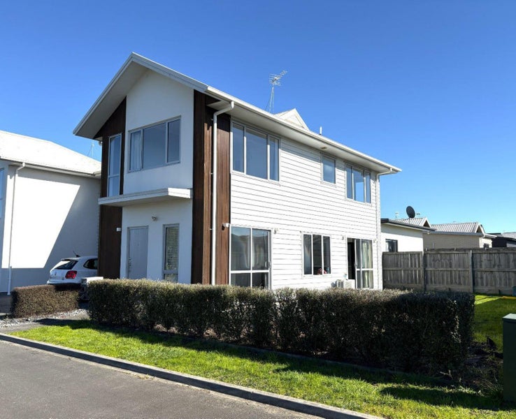 2/25 Hapori Avenue, Baverstock, Hamilton - Carousel 1