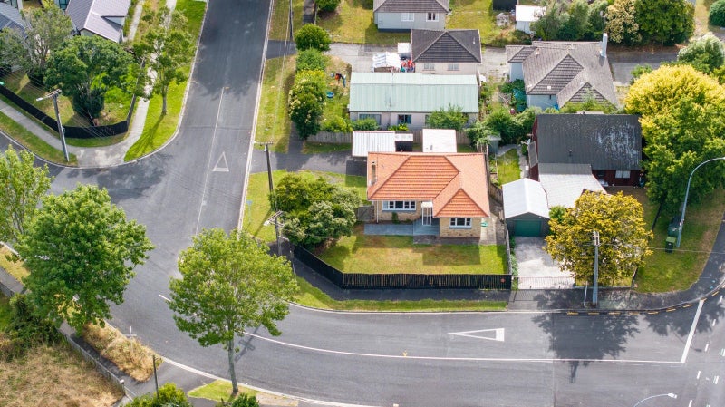 2 Old Farm Road, Hamilton East, Hamilton - Carousel 2