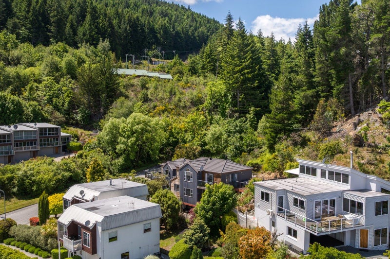 12B Windsor Place, Queenstown, Queenstown - Carousel 32