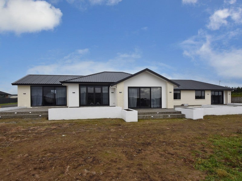 22 Majestic Chance, Seaward Bush, Invercargill - Carousel 1