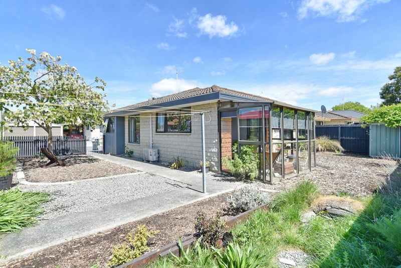 2/3 Flaxwood Lane, Waltham, Christchurch - Carousel 2