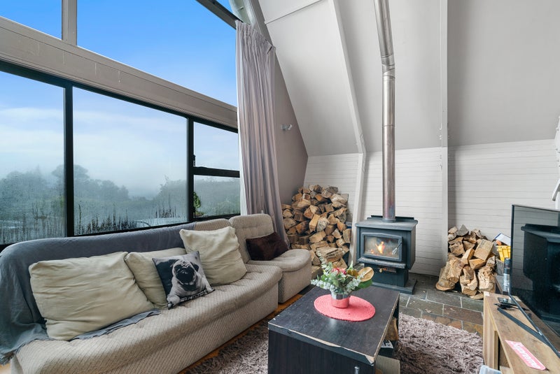 53 Arawata Terrace, Sunshine Bay, Queenstown - Carousel 2