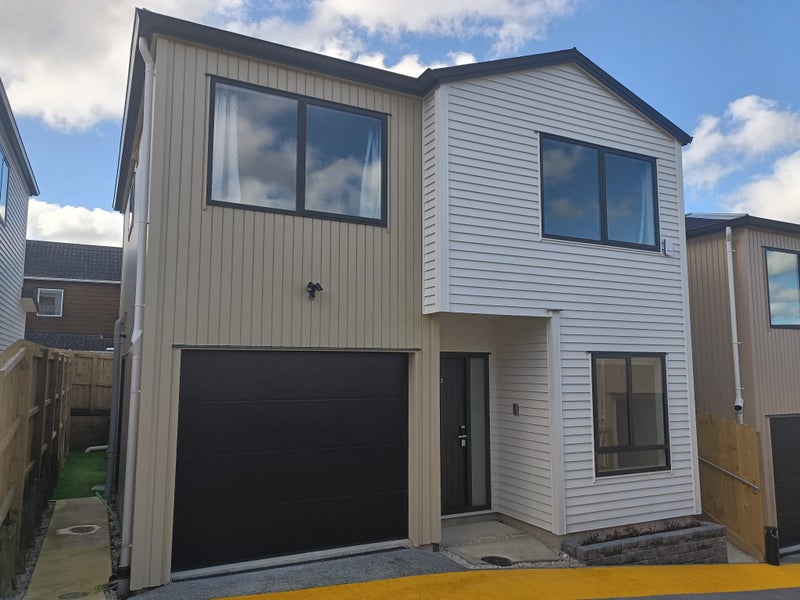 13/116 Colwill Road, Massey, Auckland - Carousel 1
