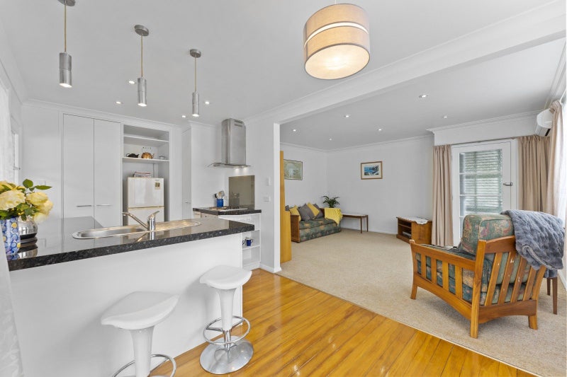 1/32 Bay Street, Petone, Lower Hutt - Carousel 1