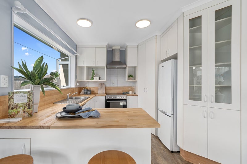 9 Whitby Place, Welcome Bay, Tauranga - Carousel 2