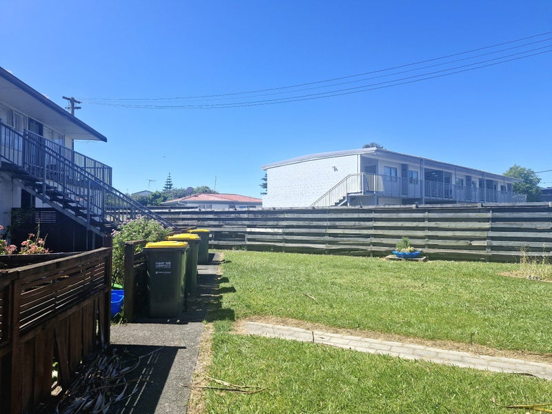 4/5 Tralee Place, Hillcrest, Hamilton - Carousel 2