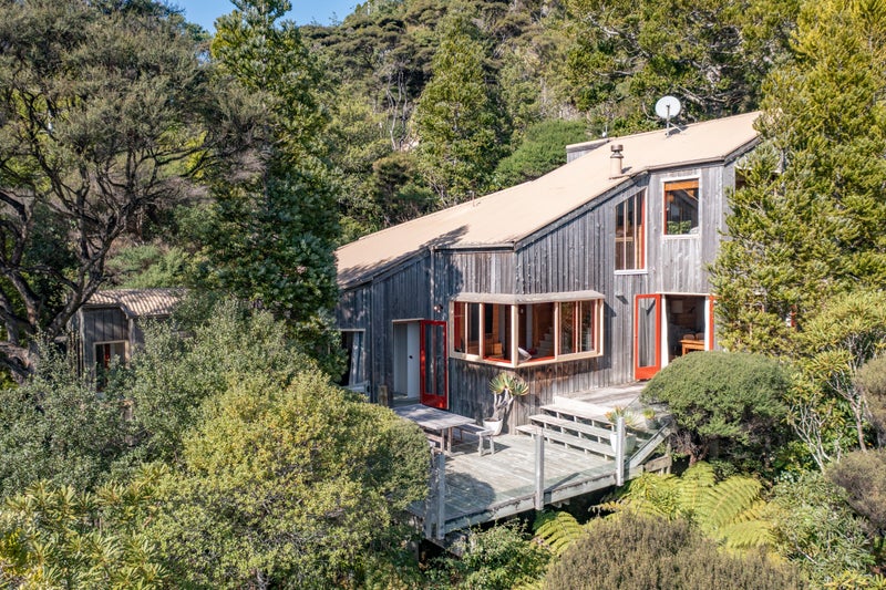 58 Lone Kauri Road, New Lynn - Carousel 1