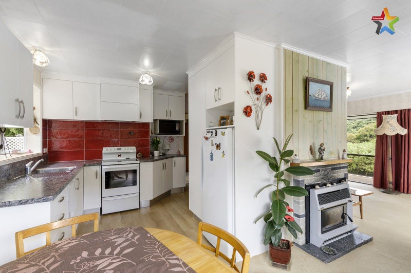 89 Normandale Road, Normandale, Lower Hutt - Carousel 2