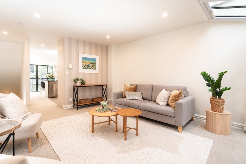 16B Hobson Street, Thorndon, Wellington - Carousel 1