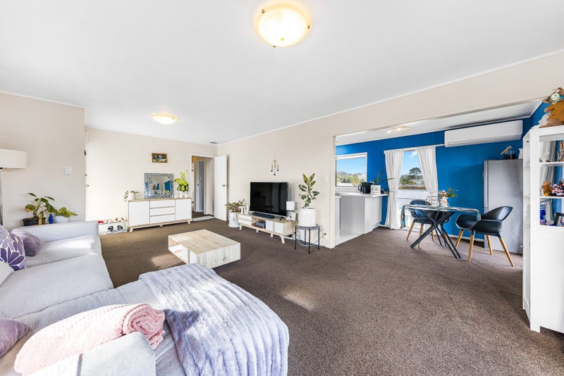 1/12 Glenvar Road, Torbay, Auckland - Carousel 2