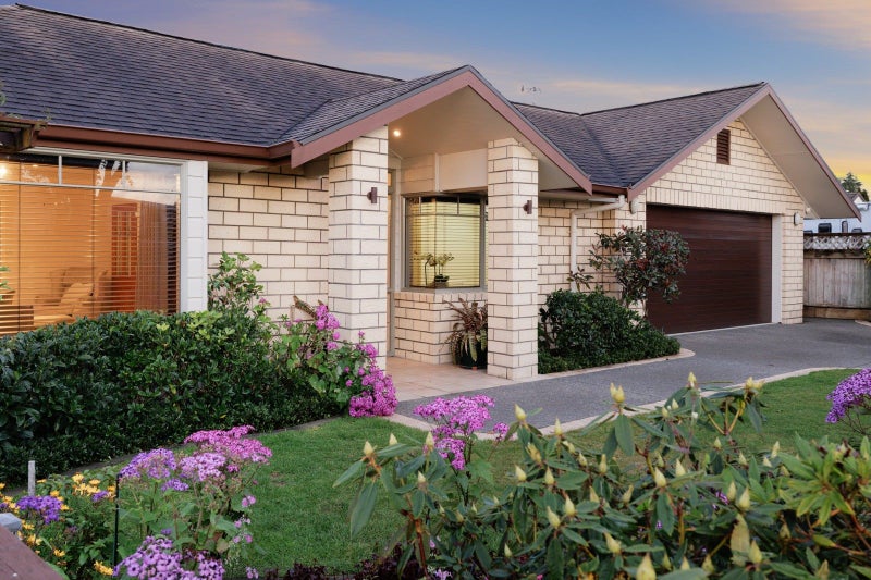 22 La Cumbre Close, Bethlehem, Tauranga - Carousel 1