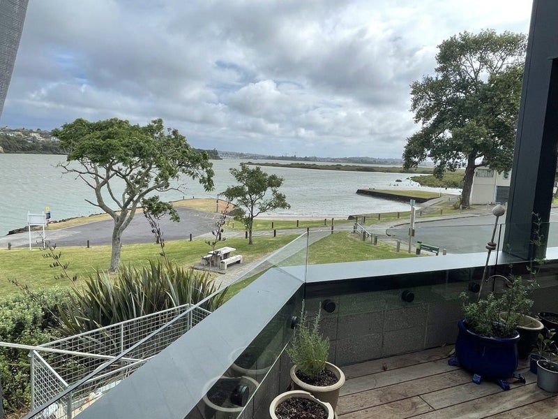 18 Chapman Road, Te Atatu Peninsula, Auckland - Carousel 2
