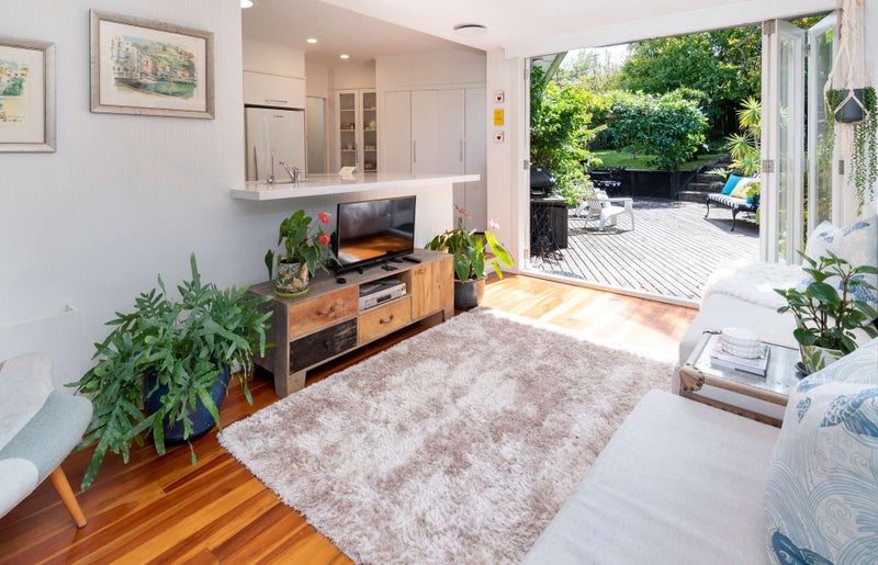 10 Glenfern Road, Mellons Bay, Auckland - Carousel 13