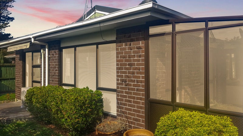 10B Sharivari Place, Conifer Grove, Takanini - Carousel 1