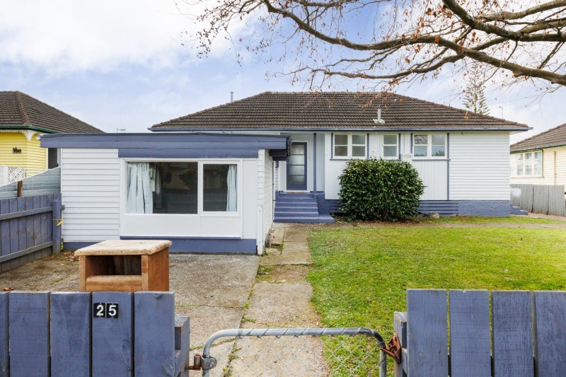 25 Cardiff Street, Awapuni, Palmerston North - Carousel 2