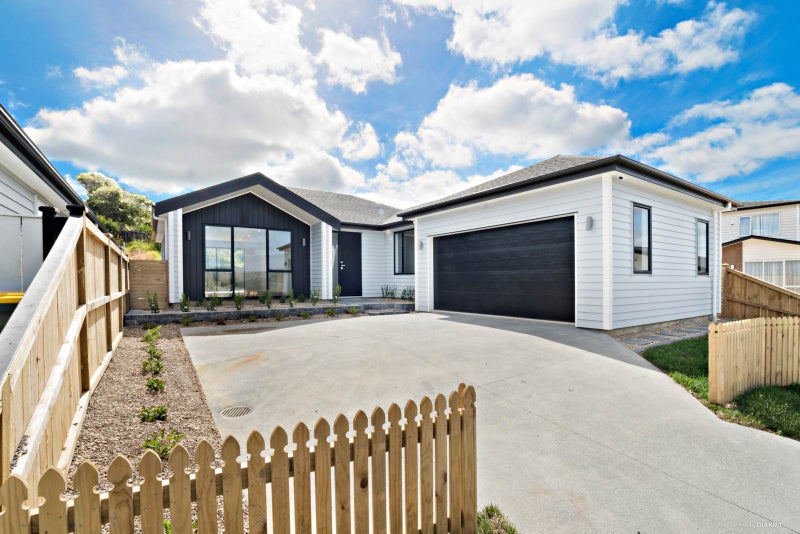 6 Tararua Street, Massey, Auckland - Carousel 1