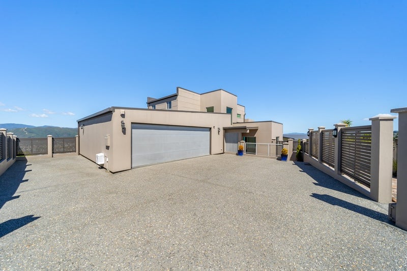 24 Arahiwi Grove, Tirohanga, Lower Hutt - Carousel 2