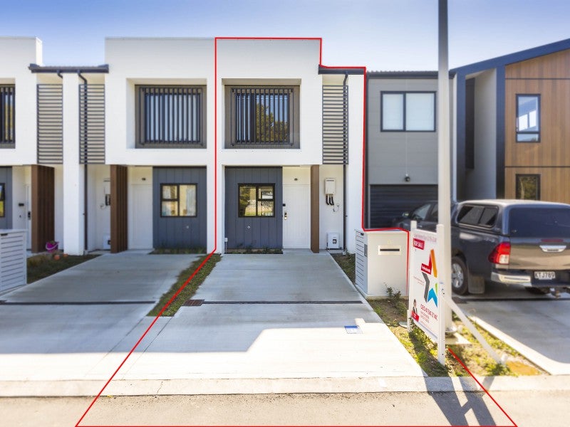 13 Green Lane, Wallaceville, Upper Hutt - Carousel 1