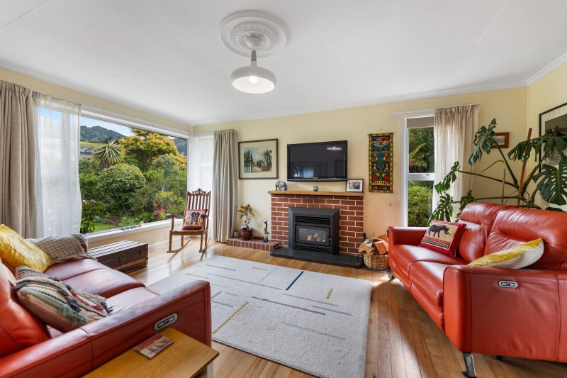 14 Hugh Street, Sawyers Bay, Dunedin - Carousel 2