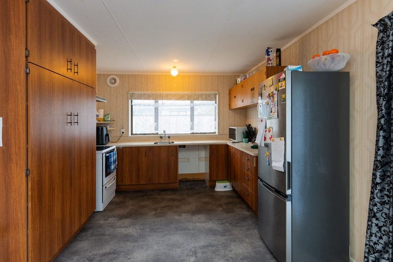 5 Charisma Court, Kelvin Grove, Palmerston North - Carousel 2