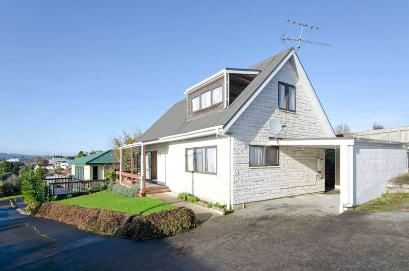 2/8 Walter Macdonald Street, Howick, Auckland - Carousel 18