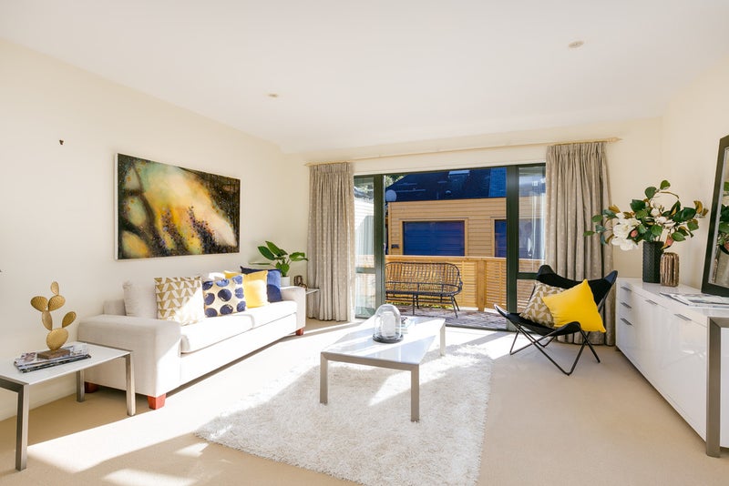5 Futuna Close, Karori, Wellington - Carousel 2