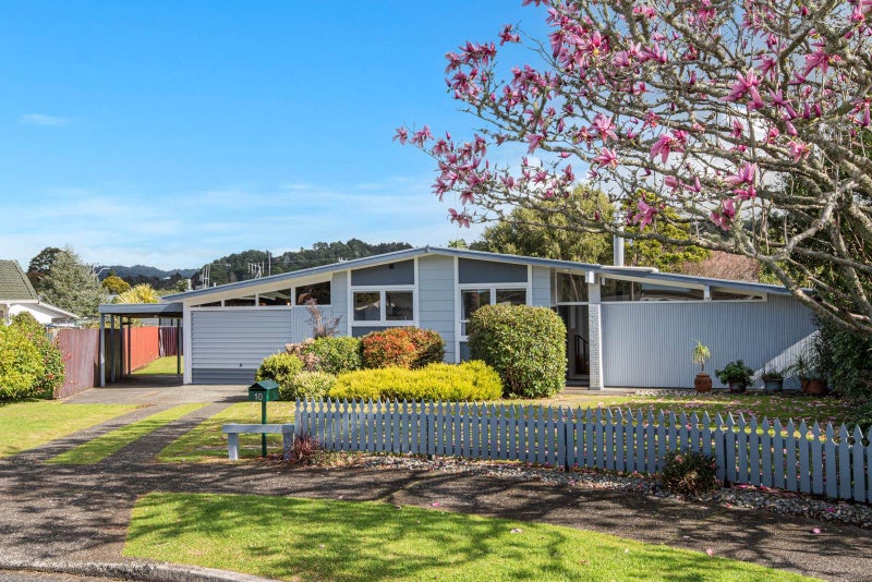 10 Windsor Avenue, Kamo, Whangarei - Carousel 1