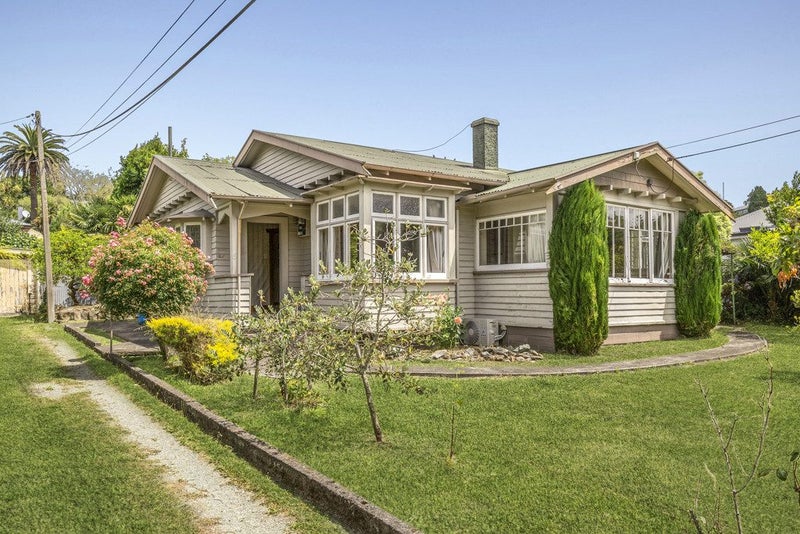 5 Synagogue Lane, Nelson, Nelson - Carousel 1
