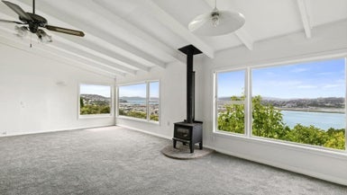 13 View Road, Houghton Bay, Wellington - Carousel 1