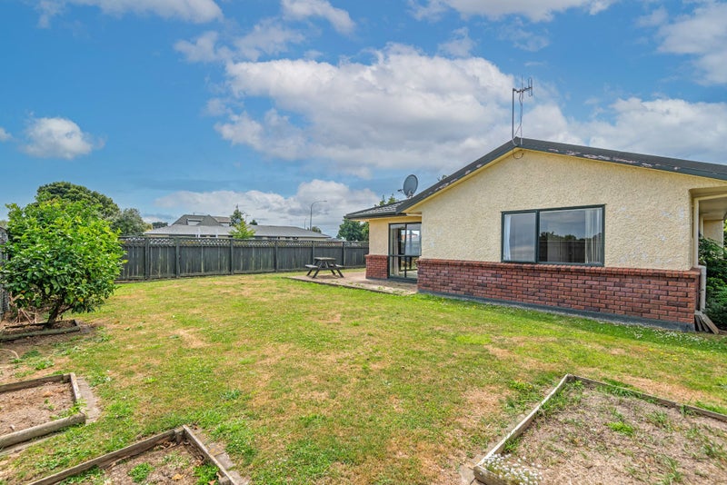 100 Amberley Avenue, Highbury, Palmerston North - Carousel 14