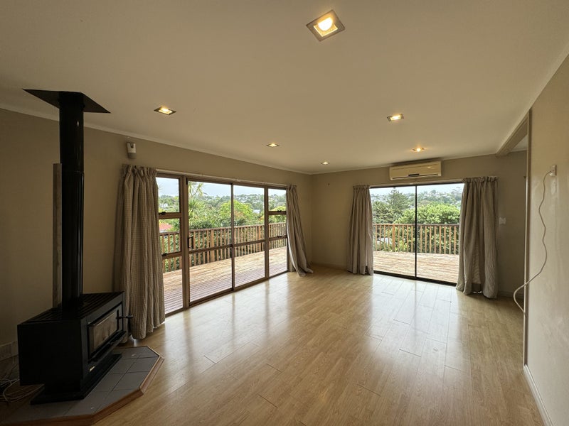 33 Robbies Road, Shelly Park, Auckland - Carousel 2