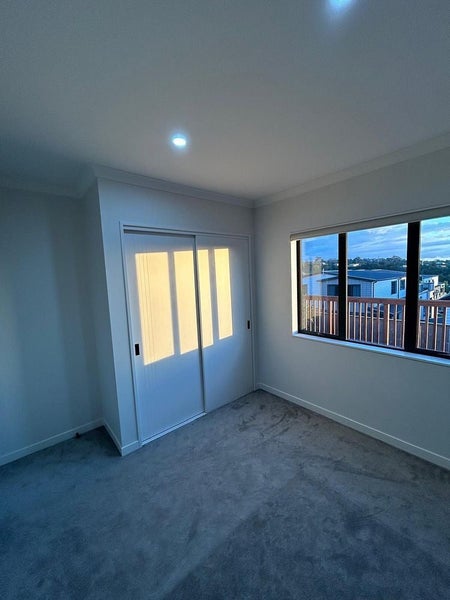 14 Southridge Road, Flat Bush, Auckland - Carousel 1