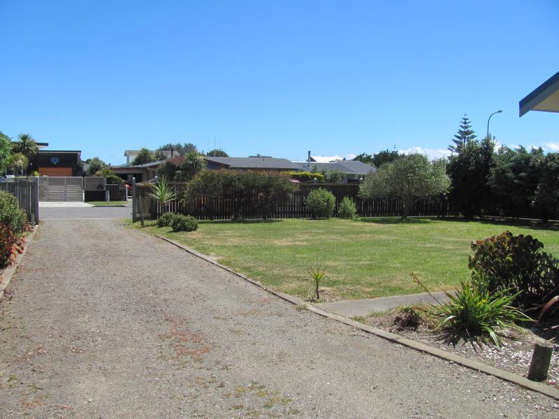 32 Park Avenue, Waitarere Beach, Levin - Carousel 2